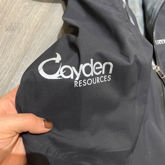 ARCTERYX women's gore-tex rain jacket medium black ski water resistant - Picture 6 of 10